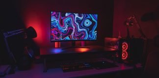 Nocne granie – biurka gamingowe z diodami led